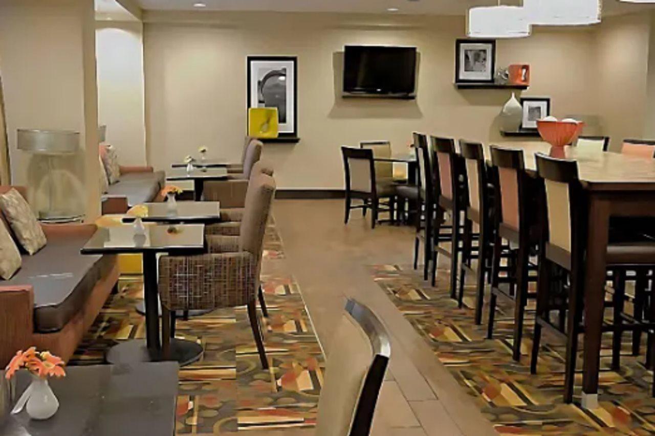 Comfort Inn, Cleveland South - Richfield Exteriér fotografie