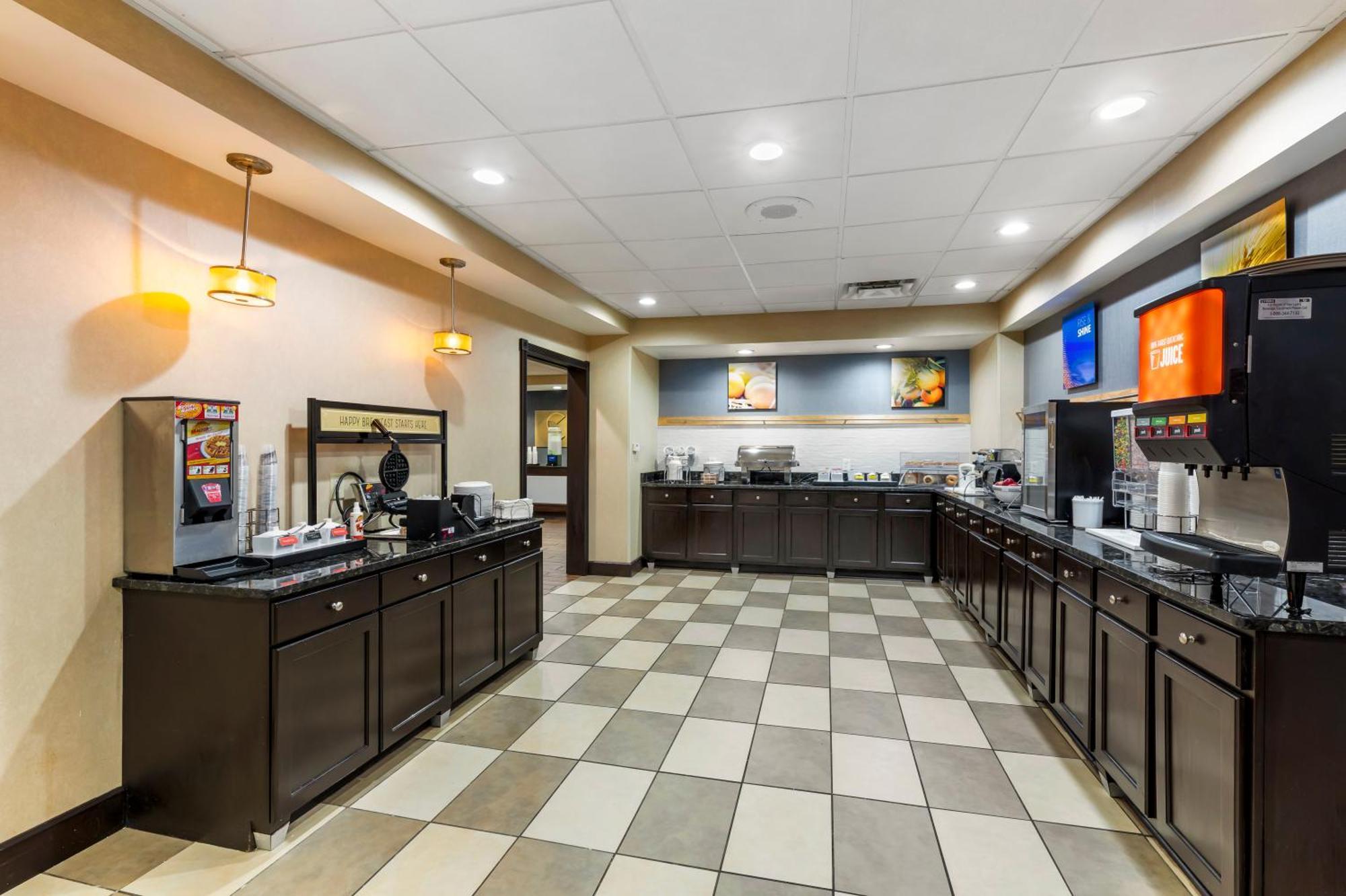 Comfort Inn, Cleveland South - Richfield Exteriér fotografie